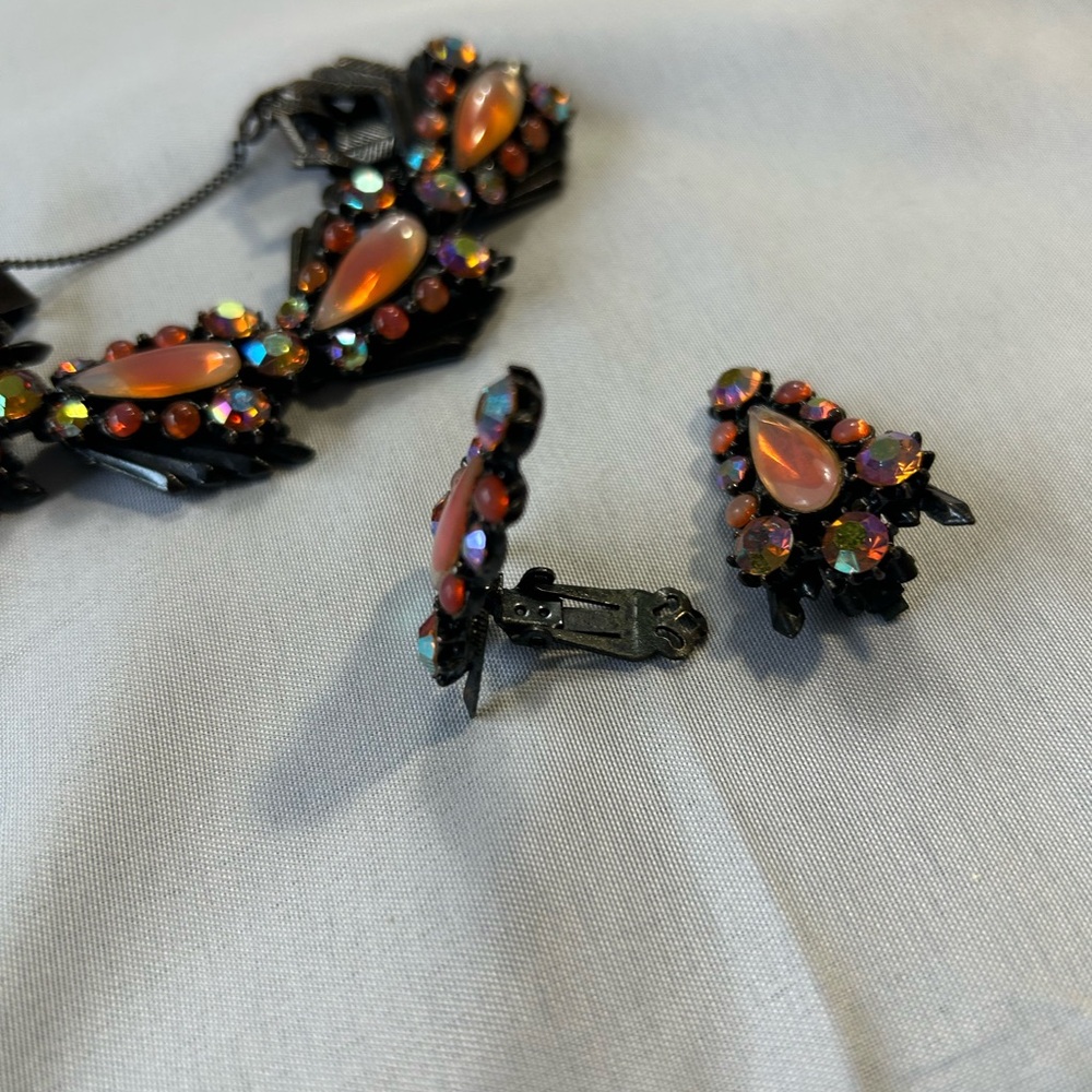 Vintage 60’s Black and Orange Statement Bracelet - Picture 2 of 5